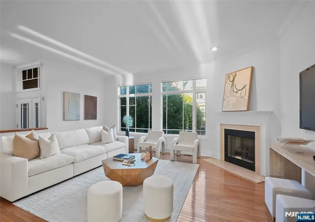 Photo 1 of Townhouse for sale at 105 Hudson Cvs, Edgewater, NJ 07020 | MLS# 26036004 | Listing updated on 2026-10-06