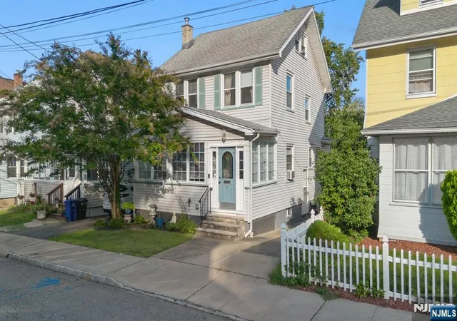 Photo 1 of Single family home for sale at 4 Park Dr, West Orange, NJ 07052 | MLS# 26036014 | Listing updated on 2026-10-13