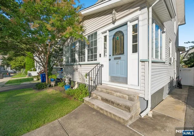 Photo 3 of Single family home for sale at 4 Park Dr, West Orange, NJ 07052 | MLS# 26036014 | Listing updated on 2026-10-13