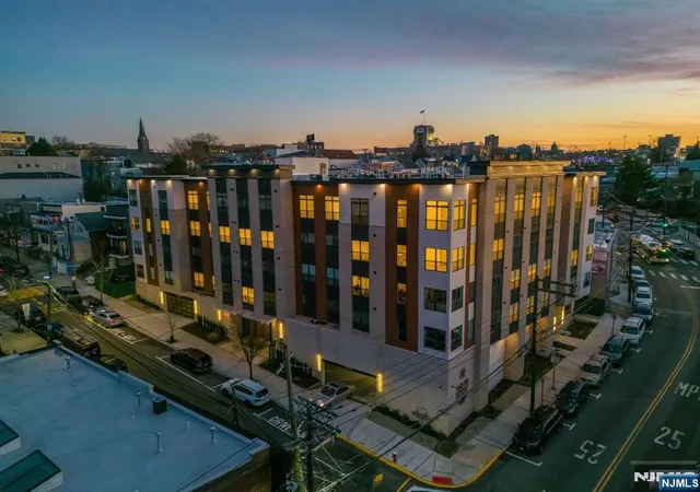 Listing Photo 1 - Condo for sale in building located at 649 38Th St, Union, NJ 07087 - Unit #412