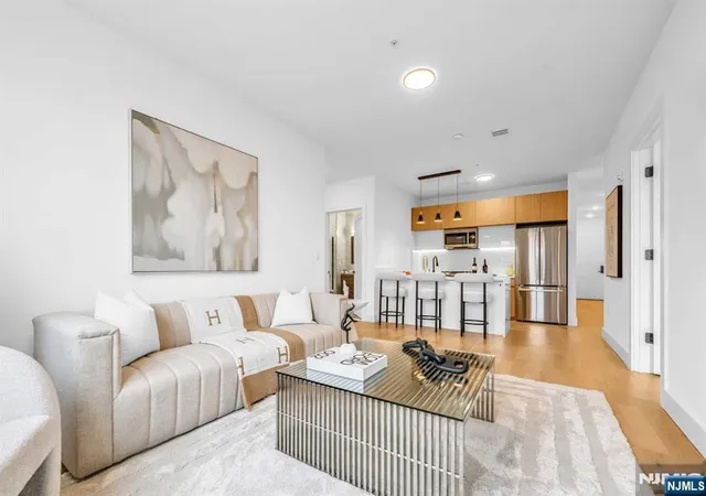 Listing Photo 3 - Condo for sale in building located at 649 38Th St, Union, NJ 07087 - Unit #412