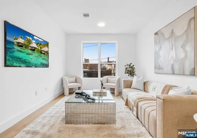 Listing Photo 4 - Condo for sale in building located at 649 38Th St, Union, NJ 07087 - Unit #412