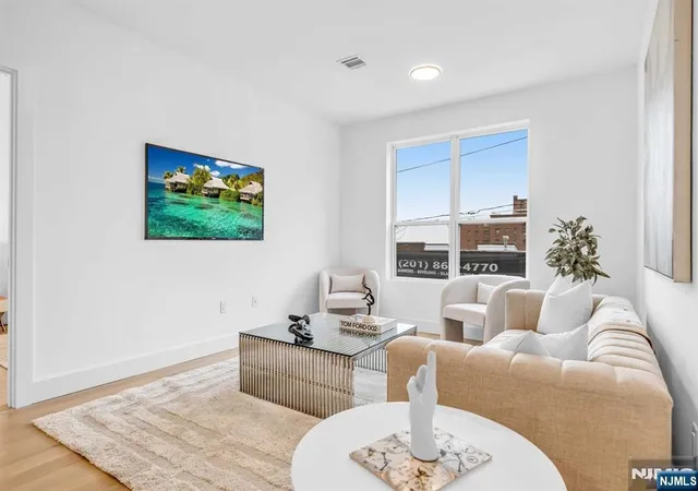 Listing Photo 5 - Condo for sale in building located at 649 38Th St, Union, NJ 07087 - Unit #412