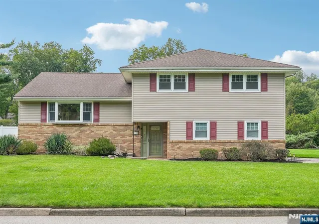 Photo 1 of Sale Pending at 18 Dogwood Ln, Montvale, NJ 07645 | MLS# 26036127 | Listing updated on 2026-10-13