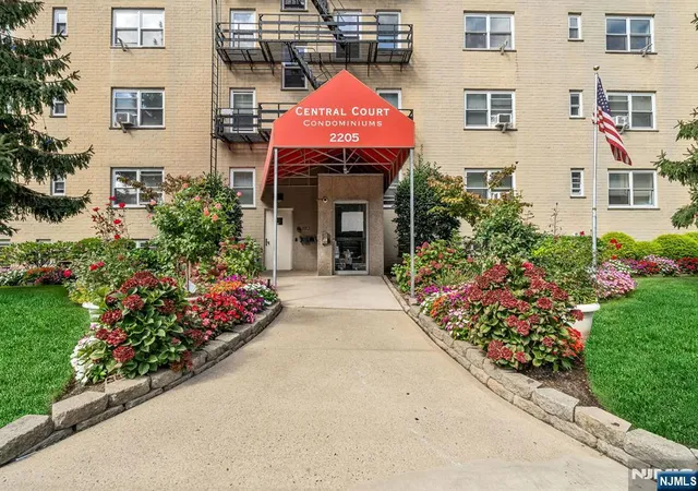 Photo 2 of Condo for sale at 2205 N Central #3F, Fort Lee, NJ 07024 | MLS# 26036142 | Listing updated on 2026-10-15