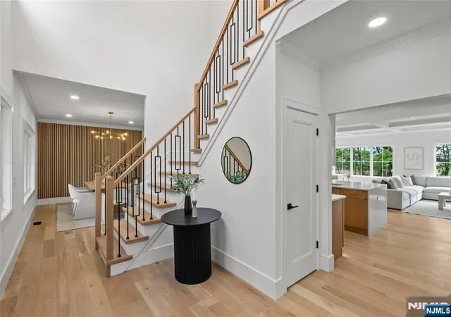 Photo 3 of Single family home for sale at 8 Sparrowbush Rd, Mahwah, NJ 07430 | MLS# 26036149 | Listing updated on 2026-10-13