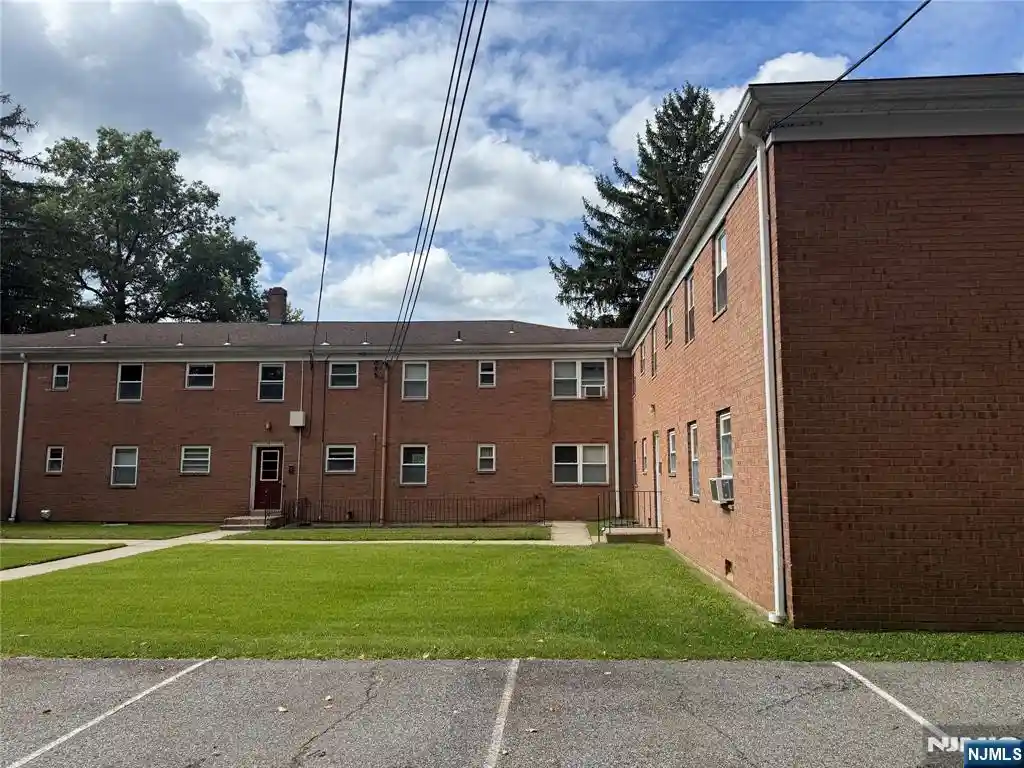 Listing Photo 20 - Condo for sale in 8 Rolling Ridge Rd located at 8 Rolling Ridge Rd, Montvale, NJ 07645 - Unit 8 Rolling Ridge Rd