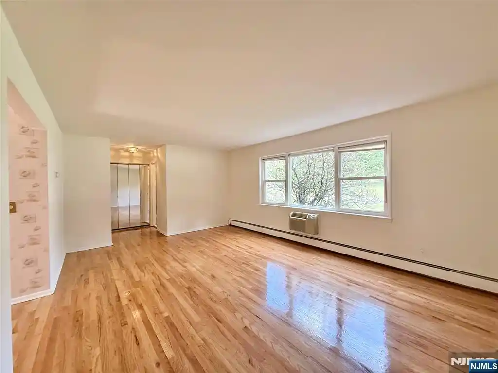 Listing Photo 2 - Condo for sale in 8 Rolling Ridge Rd located at 8 Rolling Ridge Rd, Montvale, NJ 07645 - Unit 8 Rolling Ridge Rd