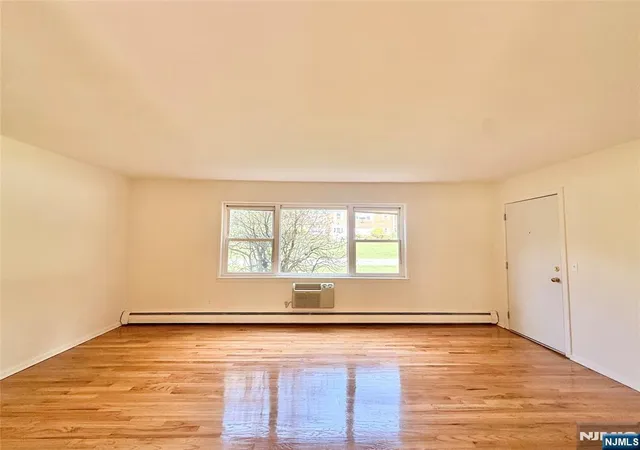 Listing Photo 4 - Condo for sale in building located at 8 Rolling Ridge Rd, Montvale, NJ 07645 - Unit #A
