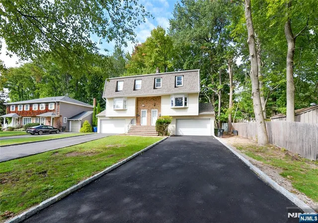 Photo 2 of Townhouse for sale at 85 Primrose Ln #B, Paramus, NJ 07652 | MLS# 26036185 | Listing updated on 2026-10-15