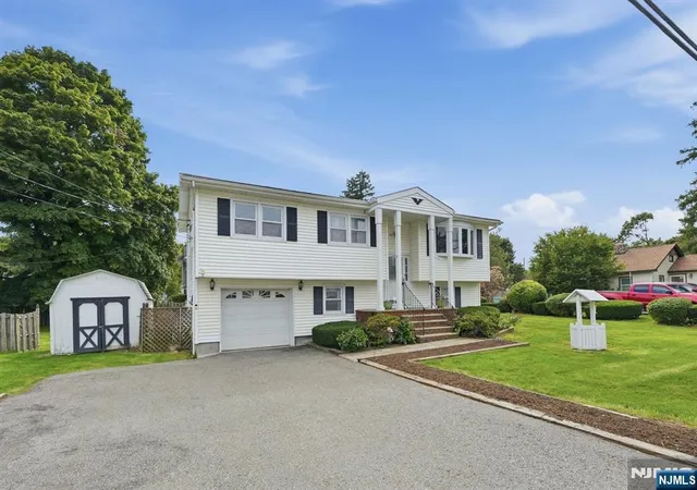 Photo 2 of Single family home for sale at 453 Warwick Turnpike, West Milford, NJ 07421 | MLS# 26036186 | Listing updated on 2026-10-13