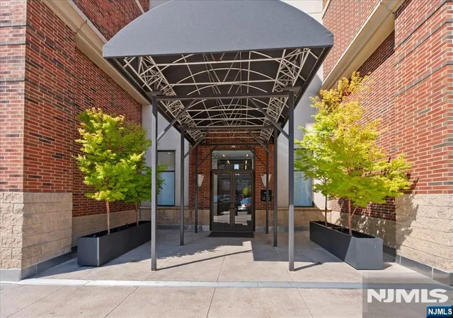 Photo 2 of Condo for sale at 1104 City Pl, Edgewater, NJ 07020 | MLS# 26036188 | Listing updated on 2026-10-15