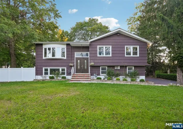 Photo 1 of Single family home for sale at 274 Oradell Ave, Paramus, NJ 07652 | MLS# 26036209 | Listing updated on 2026-10-29