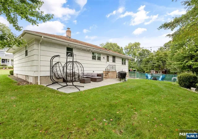 Photo 3 of House for sale at 811 Manhattan Ave, Twp Of Washington, NJ 07676 | MLS# 26036268 | Listing updated on 2026-10-13