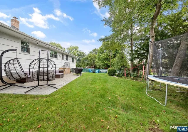 Photo 4 of House for sale at 811 Manhattan Ave, Twp Of Washington, NJ 07676 | MLS# 26036268 | Listing updated on 2026-10-13