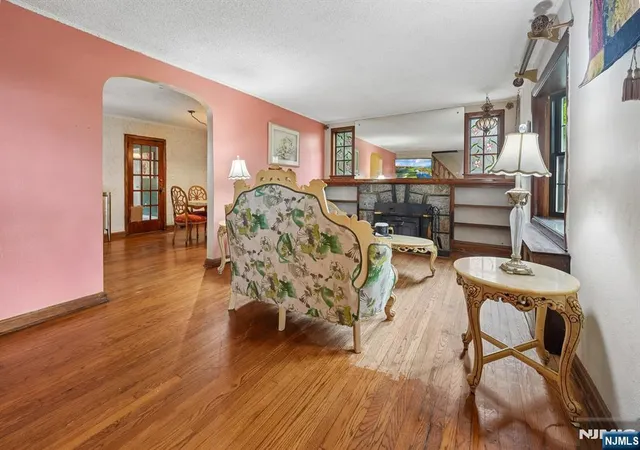 Photo 3 of Sale Pending at 252 Everett Pl, Englewood, NJ 07631 | MLS# 26036292 | Listing updated on 2026-10-13