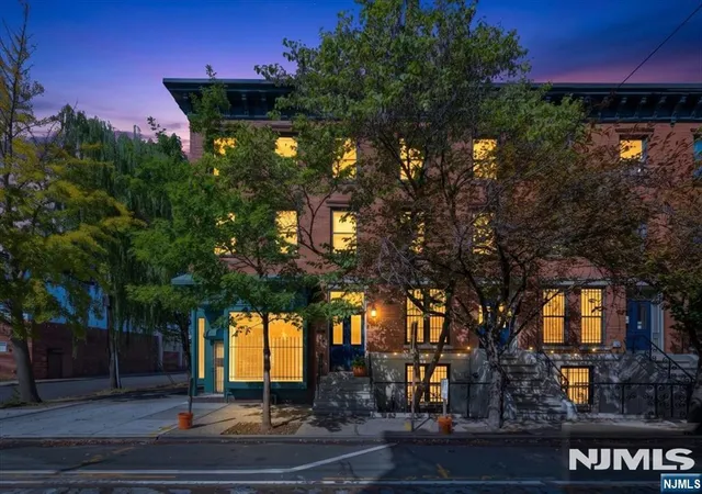 Photo 2 of Condo for sale at 273 Monmouth St #3, Jersey City, NJ 07302 | MLS# 26036296 | Listing updated on 2026-10-15