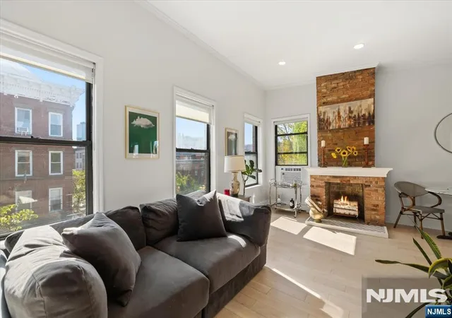 Photo 3 of Condo for sale at 273 Monmouth St #3, Jersey City, NJ 07302 | MLS# 26036296 | Listing updated on 2026-10-15