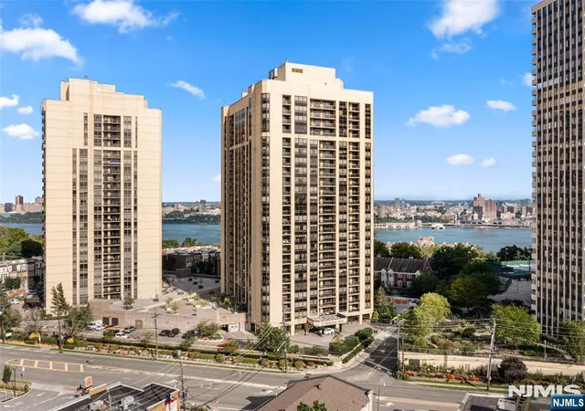 Photo 1 of Condo for sale at 800 Palisade Ave #24 E, Fort Lee, NJ 07024 | MLS# 26036302 | Listing updated on 2026-10-09