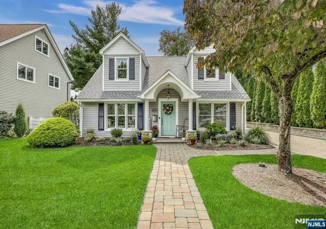 Photo 1 of Sale Pending at 91 Spruce St, Midland Park, NJ 07432 | MLS# 26036309 | Listing updated on 2026-10-13