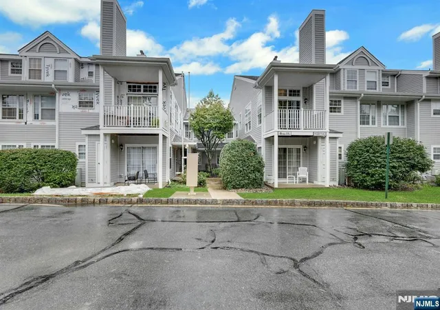 Photo 1 of Sale Pending at 1133 Hyde Park Ct, Mahwah, NJ 07430 | MLS# 26036315 | Listing updated on 2026-10-15