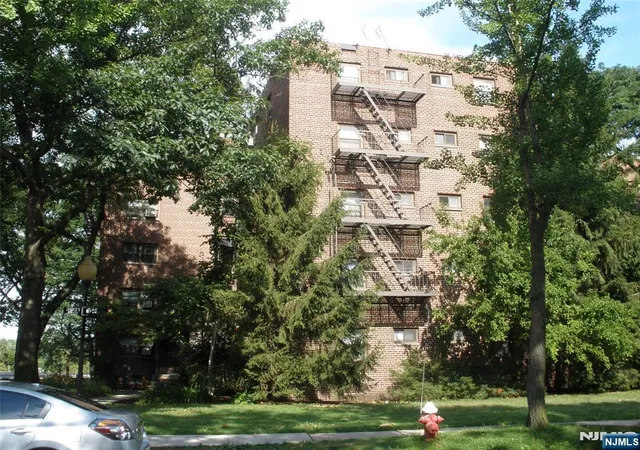 Photo 1 of Condo for sale at 3021 Edwin Ave #4B, Fort Lee, NJ 07024 | MLS# 26036360 | Listing updated on 2026-10-02