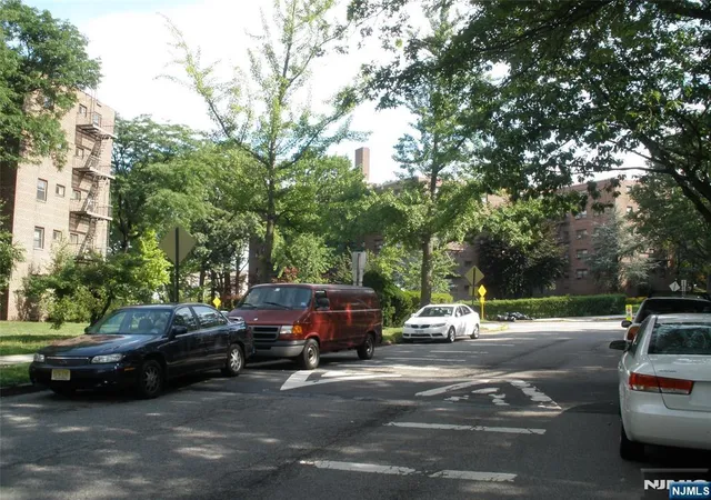 Photo 2 of Condo for sale at 3021 Edwin Ave #4B, Fort Lee, NJ 07024 | MLS# 26036360 | Listing updated on 2026-10-02