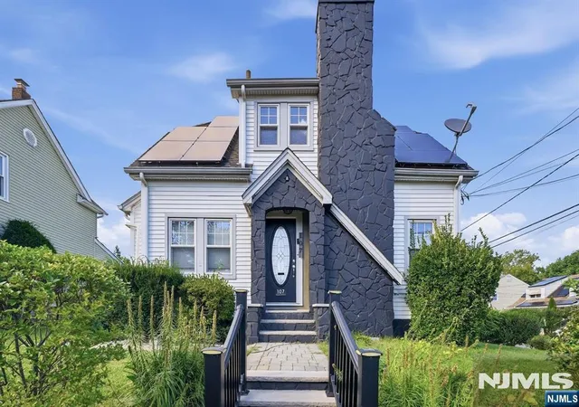 Photo 1 of Single family home for sale at 107 Palisade Ave, Bergenfield, NJ 07621 | MLS# 26036368 | Listing updated on 2026-10-13