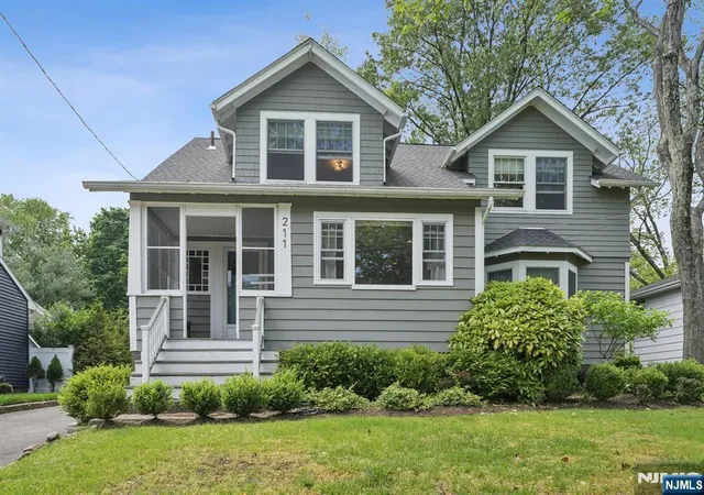 Photo 1 of Sale Pending at 211 Pinelynn Rd, Glen Rock, NJ 07452 | MLS# 26036400 | Listing updated on 2026-10-13