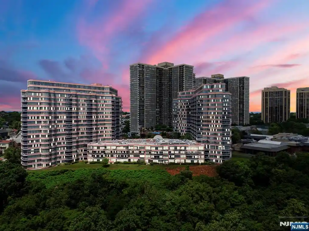 Listing Photo 1 - Condo for sale in 100 Carlyle Dr located at 100 Carlyle Dr, Cliffside Park, NJ 07010 - Unit #VILLA P- 6