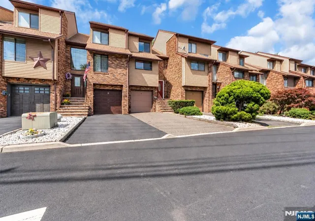 Photo 2 of Townhouse for sale at 7 Ross Rd, Wallington, NJ 07057 | MLS# 26036479 | Listing updated on 2026-10-14