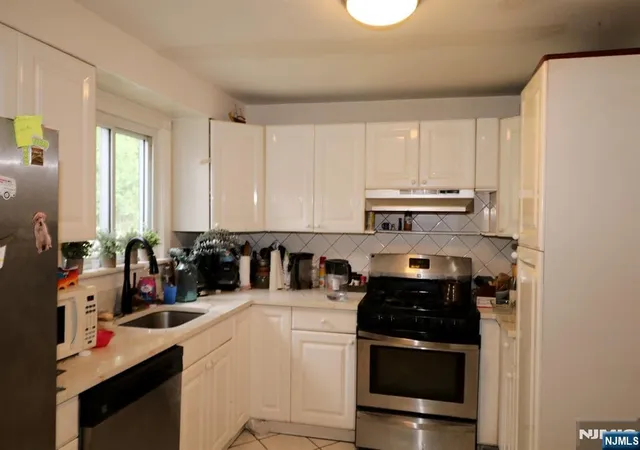 Photo 3 of Single family home for sale at 236 Ross Ave, Hackensack, NJ 07601 | MLS# 26036514 | Listing updated on 2026-10-13
