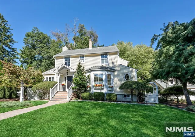 Photo 3 of Single family home for sale at 70 Saxonia Ave, Wyckoff, NJ 07481 | MLS# 26036592 | Listing updated on 2026-10-14