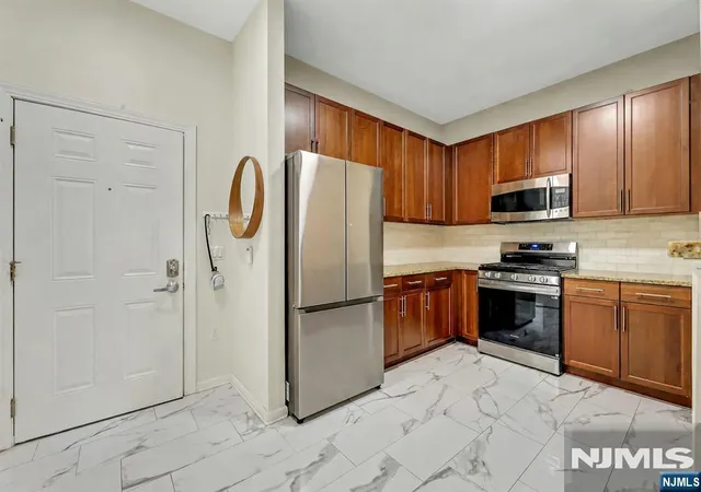 Photo 3 of Condo for sale at 1109 Riverview Ave #109, Englewood, NJ 07631 | MLS# 26036614 | Listing updated on 2026-10-11