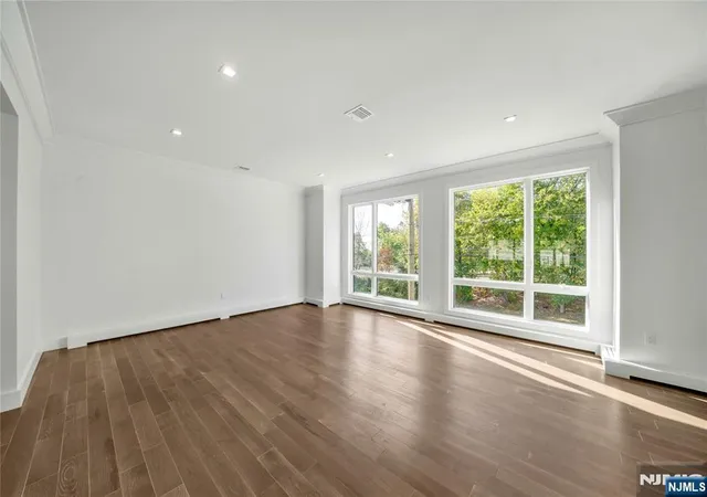 Listing Photo 5 - Condo for sale in building located at 428 6Th St, Palisades Park, NJ 07650 - Unit #A