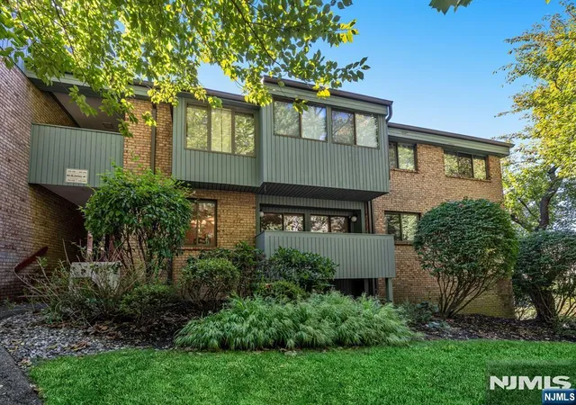 Photo 1 of Condo for sale at 141 Indian Holw Ct, Mahwah, NJ 07430 | MLS# 26036656 | Listing updated on 2026-10-15
