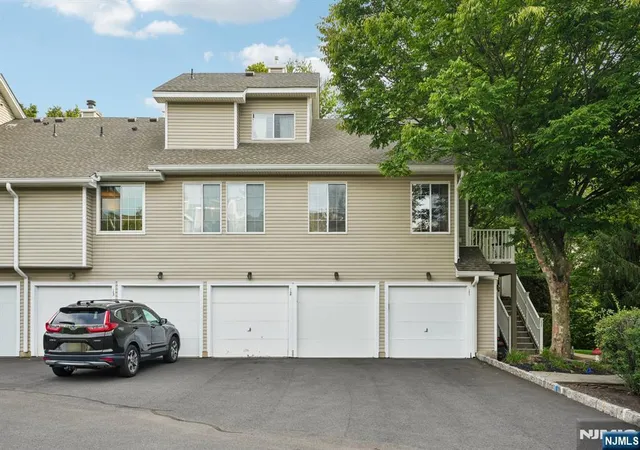 Photo 1 of Sale Pending at 11 Stevens Ct, Bedminster, NJ 07921 | MLS# 26036666 | Listing updated on 2026-10-15