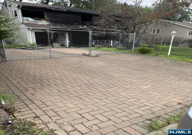 Photo 1 of Sale Pending at 404 Crest Dr, Northvale, NJ 07647 | MLS# 26036724 | Listing updated on 2026-10-13