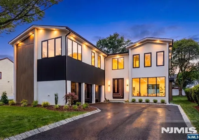 Photo 1 of Single family home for sale at 210 Hillcrest Dr, Paramus, NJ 07652 | MLS# 26036749 | Listing updated on 2026-10-29
