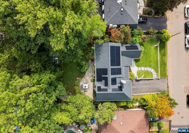 Photo 2 of Single family home for sale at 533 Ridgeland Ter, Leonia, NJ 07605 | MLS# 26036754 | Listing updated on 2026-10-13