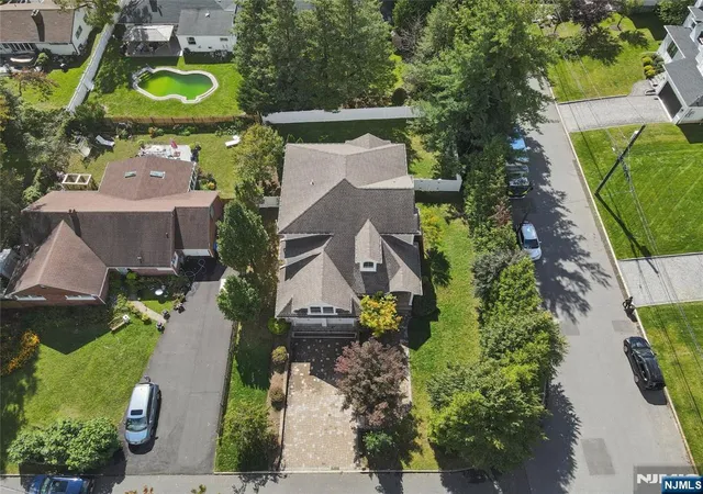 Photo 1 of Single family home for sale at 84 Woodmere Ln, Tenafly, NJ 07670 | MLS# 26036761 | Listing updated on 2026-10-28