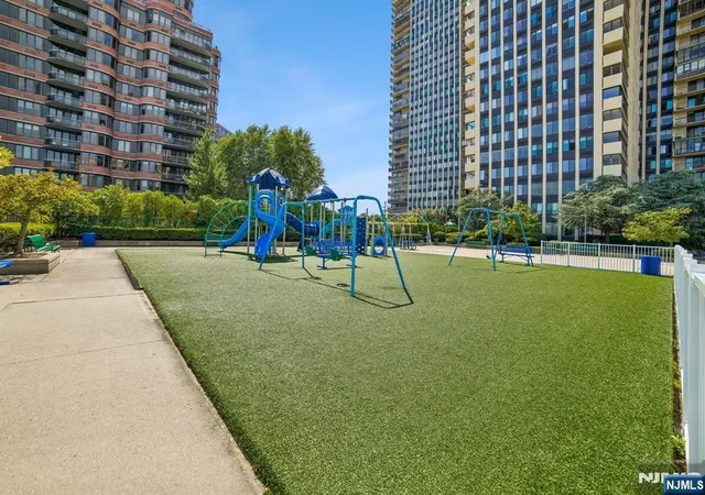 Listing Photo 4 - Condo for sale in building located at 200 Winston, Cliffside Park, NJ 07010 - Unit #L08