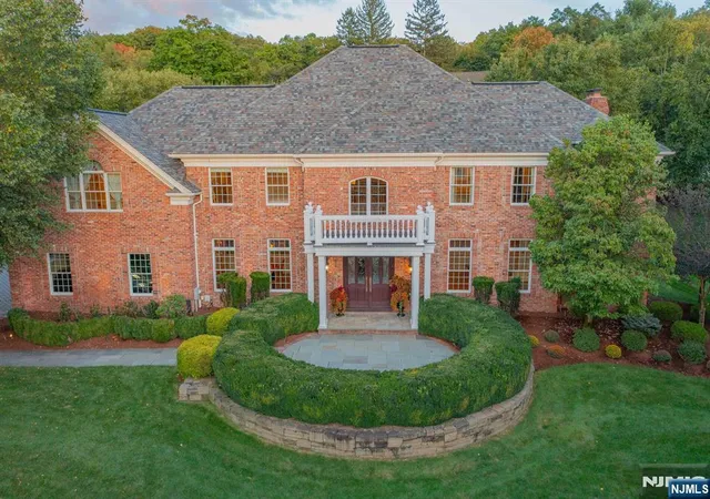 Photo 1 of Sale Pending at 19 Mettowee Farms Ct, Upper Saddle River, NJ 07458 | MLS# 26036794 | Listing updated on 2026-10-15