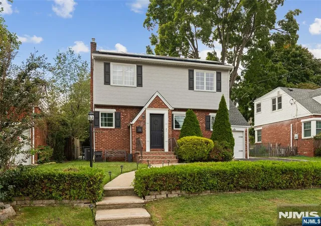 Photo 2 of Single family home for sale at 86 Elm St, Dumont, NJ 07628 | MLS# 26036854 | Listing updated on 2026-10-15