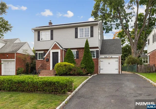 Photo 3 of Single family home for sale at 86 Elm St, Dumont, NJ 07628 | MLS# 26036854 | Listing updated on 2026-10-15