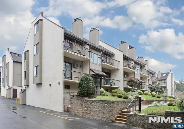 Photo 1 of Sale Pending at 602 W Ridge Mews #602, Wood Ridge, NJ 07075 | MLS# 26036893 | Listing updated on 2026-10-15