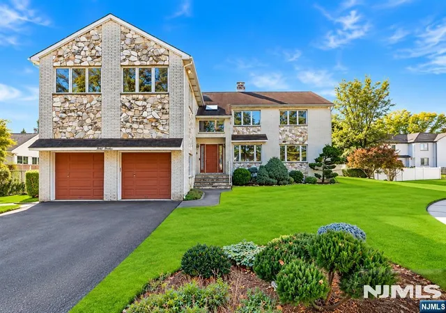 Photo 1 of Single family home for sale at 40 12 Kilada Ct, Fair Lawn, NJ 07410 | MLS# 26036962 | Listing updated on 2026-10-13