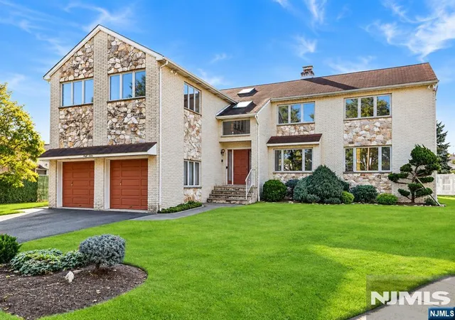 Photo 2 of Single family home for sale at 40 12 Kilada Ct, Fair Lawn, NJ 07410 | MLS# 26036962 | Listing updated on 2026-10-13