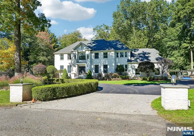 Photo 1 of Single family home for sale at 1 Canterbury Rd, Norwood, NJ 07648 | MLS# 26036976 | Listing updated on 2026-10-13