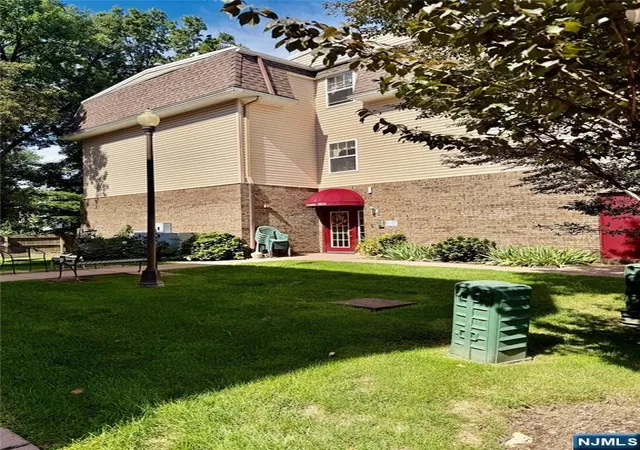 Listing Photo 3 - Condo for sale in building located at 132 Cannella Wy, Riverdale Borough, NJ 07457 - Unit #132